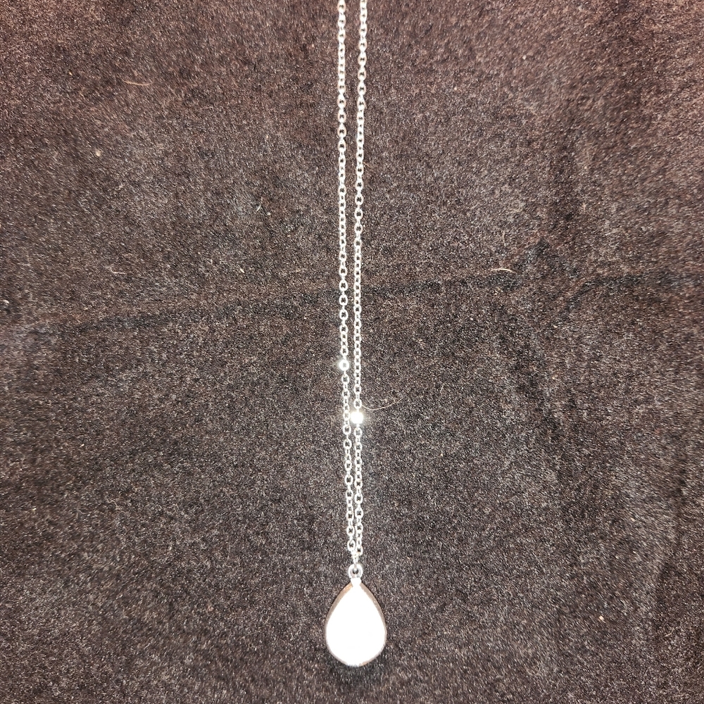 Beautiful silver white stoned necklace